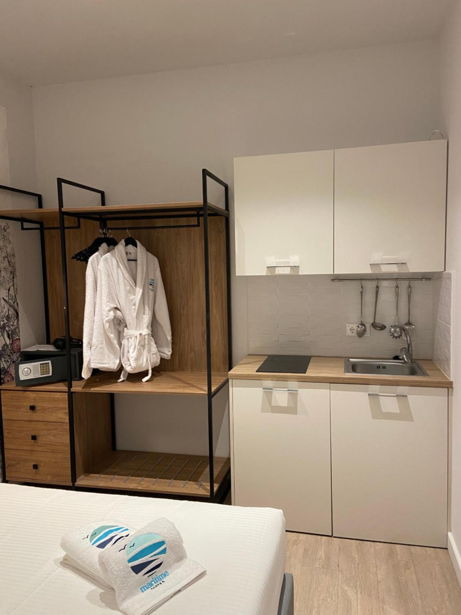 Maritime Suites Hersonissos  Bagian luar foto