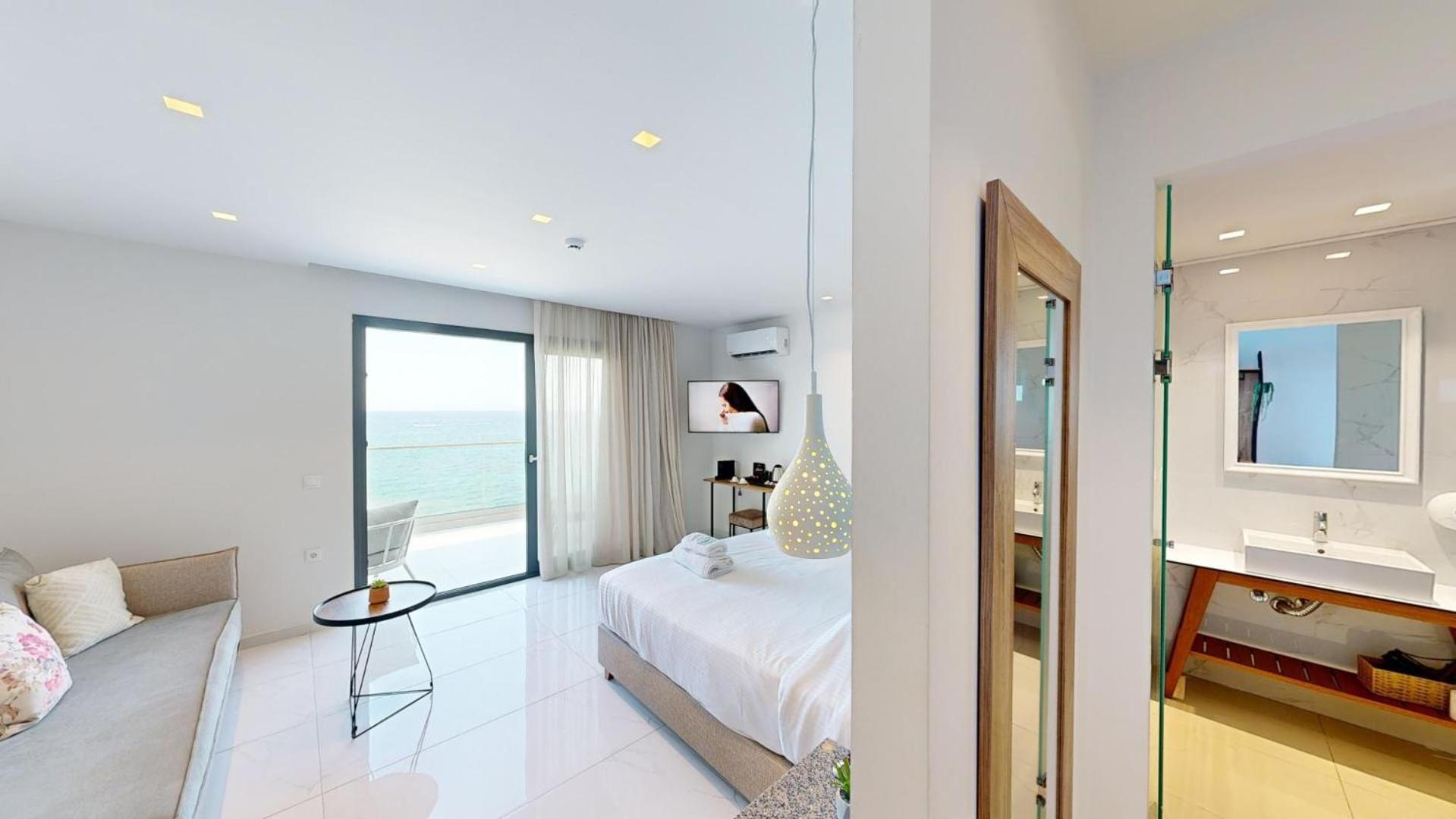 Maritime Suites Hersonissos  Bagian luar foto